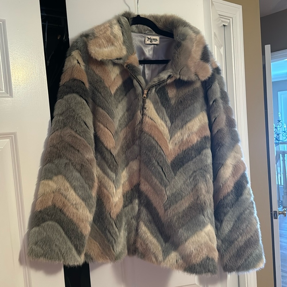 Show Me Your Mumu Faux Fur Jacket - Picture 1 of 2